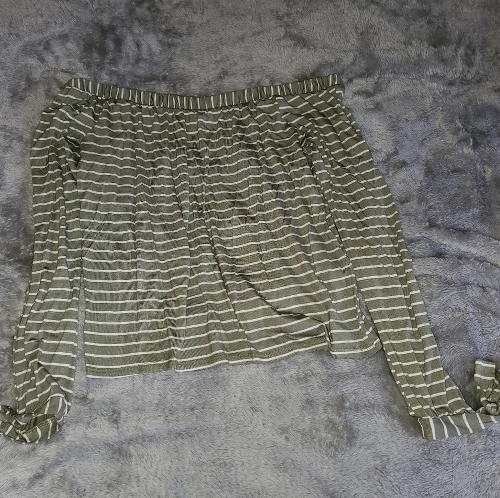 Ivy + Main Off the Shoulder/Tie Sleeve Top